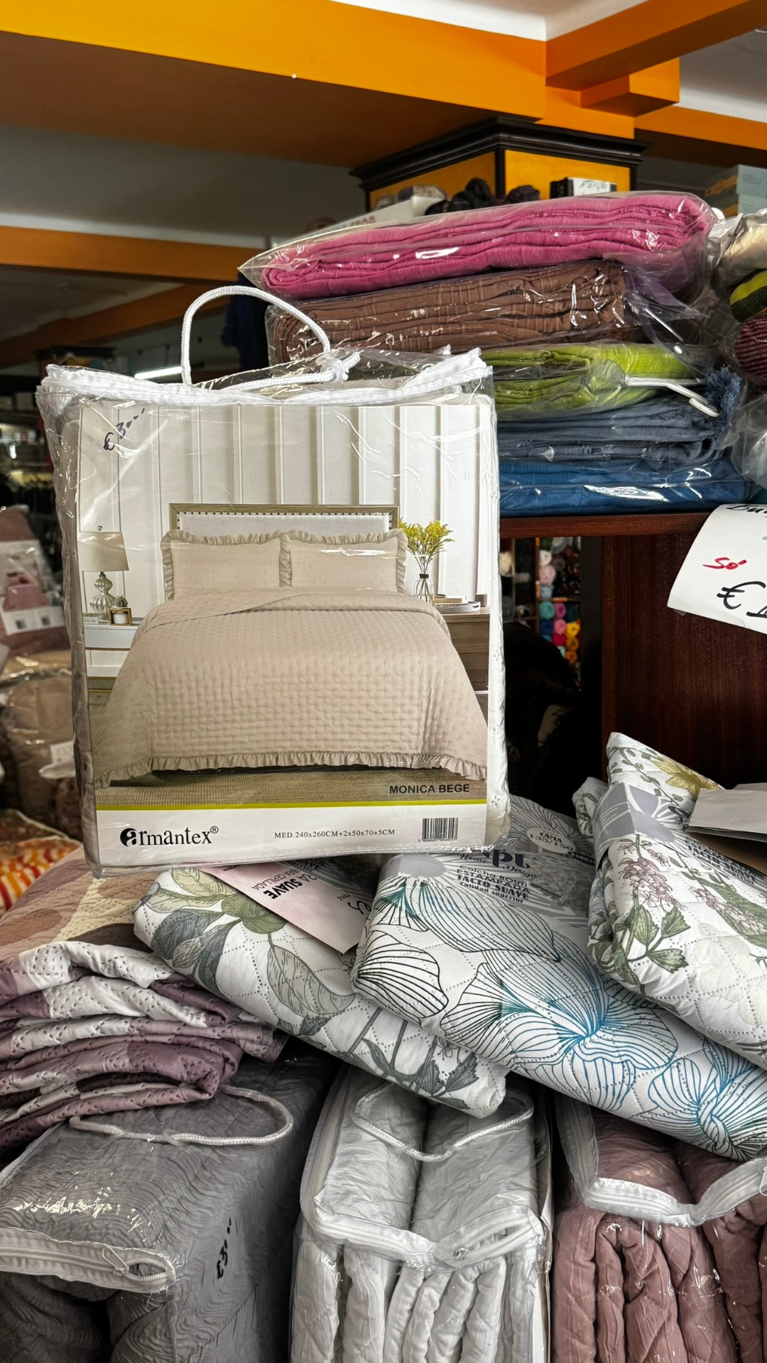 Conjuntos de cama e colchas embaladas