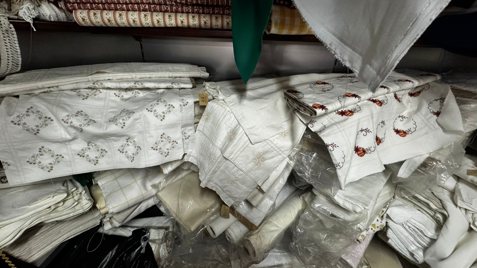 Toalhas de mesa bordadas em linho
